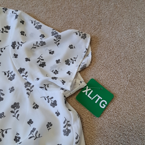 Hilary Radley Short Sleeve Blouse Size XL Black White Floral Double Layer Top - Picture 9 of 12